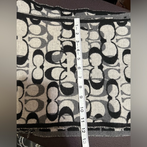4. Coach wool scarf - Picture 5 of 15